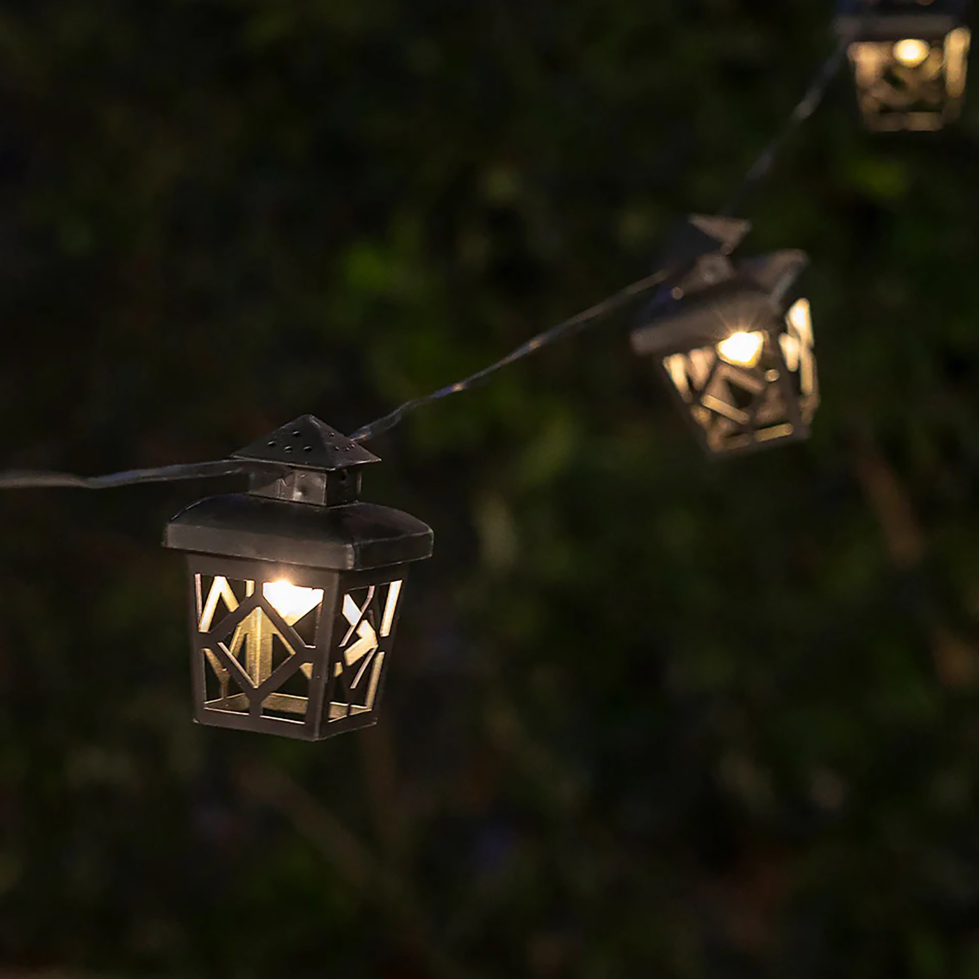 New Garden Chelsea - guirlande lumineuse - guirlande de 8 mètres avec cordon de 3 mètres - 10 ampoules LED incluses - IP44 - noir