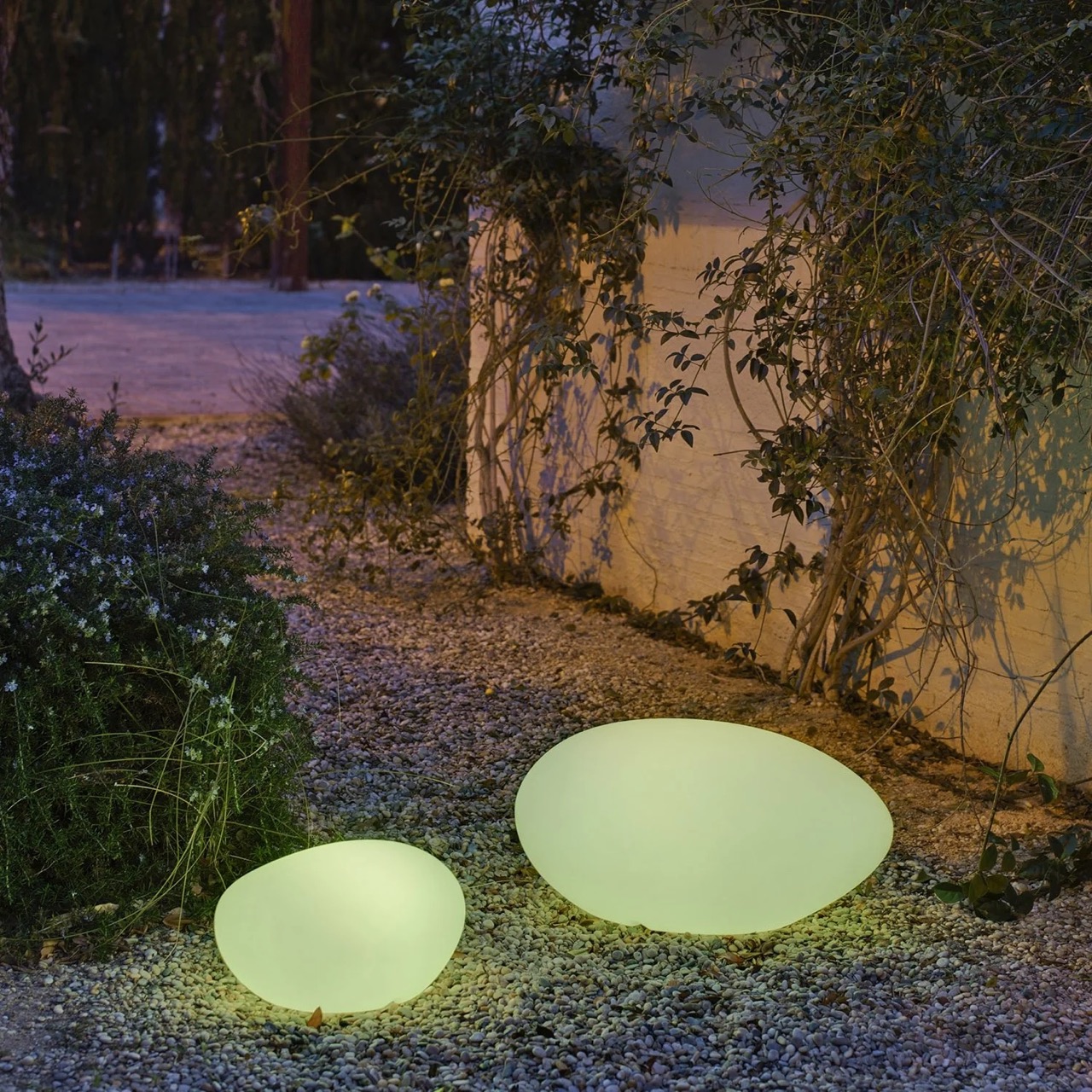 New Garden Petra - lampe de table solaire d"extérieur avec télécommande - x - IP65 - blanc - RGB + couleur de lumière blanche