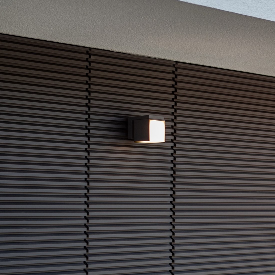 Lutec Cuba - applique murale d"extérieur - ,8 x 11,6 cm - 12,2W LED inclus - IP54 - gris foncé