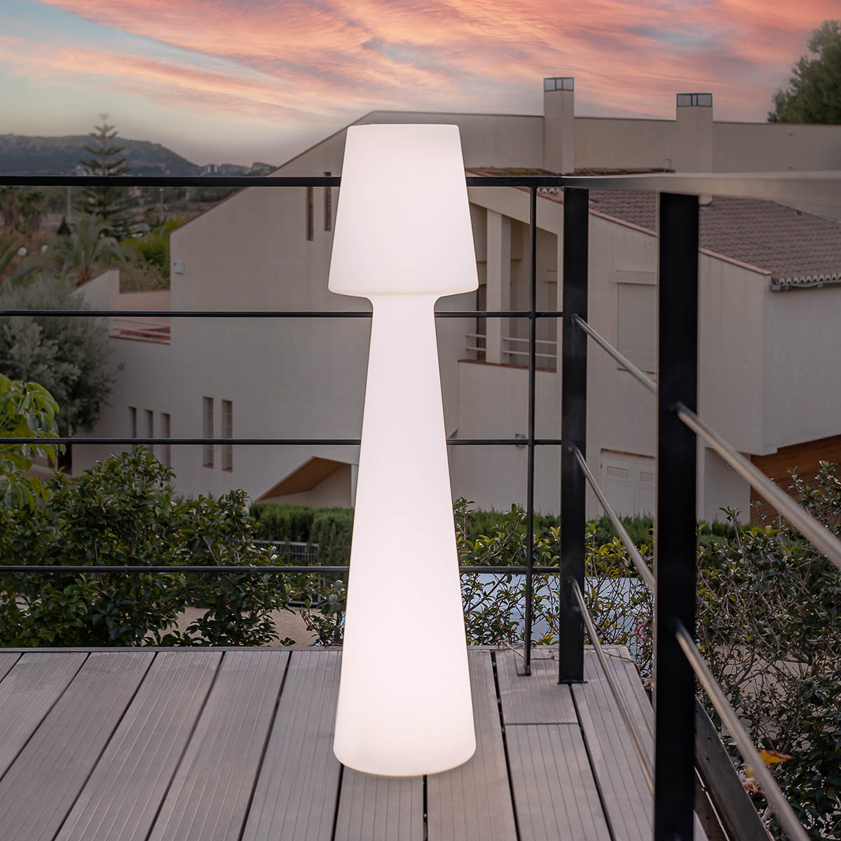New Garden Lola 110 - lampadaire d"extérieur - Ø 26,5 x - 16W LED inclus - IP65 - blanc - couleur de lumière blanc chaud