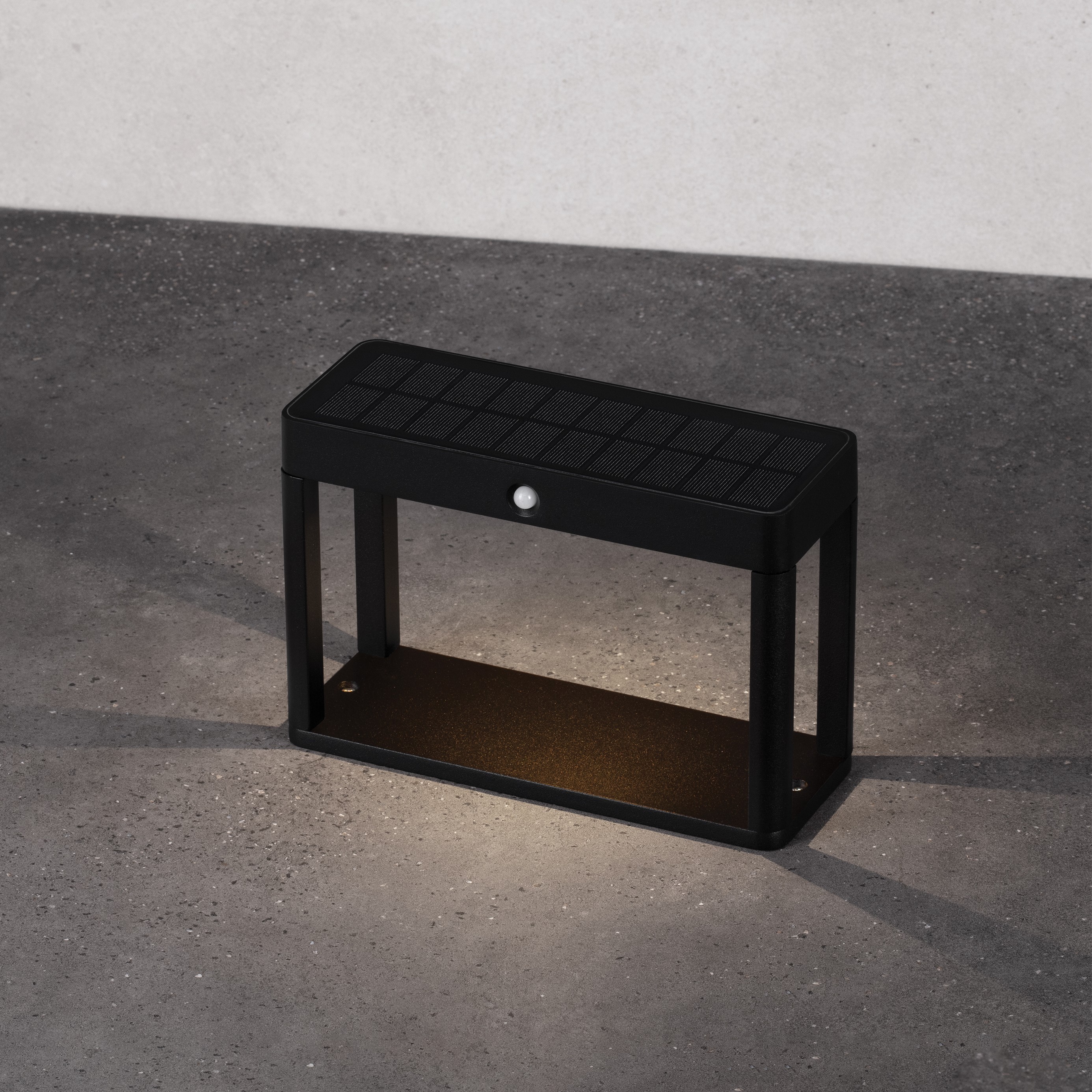 Nova Luce Berni - poteau de jardin solaire avec capteur - ,5 x 8,6 cm - 2W LED inclus - IP65 - anthracite foncé