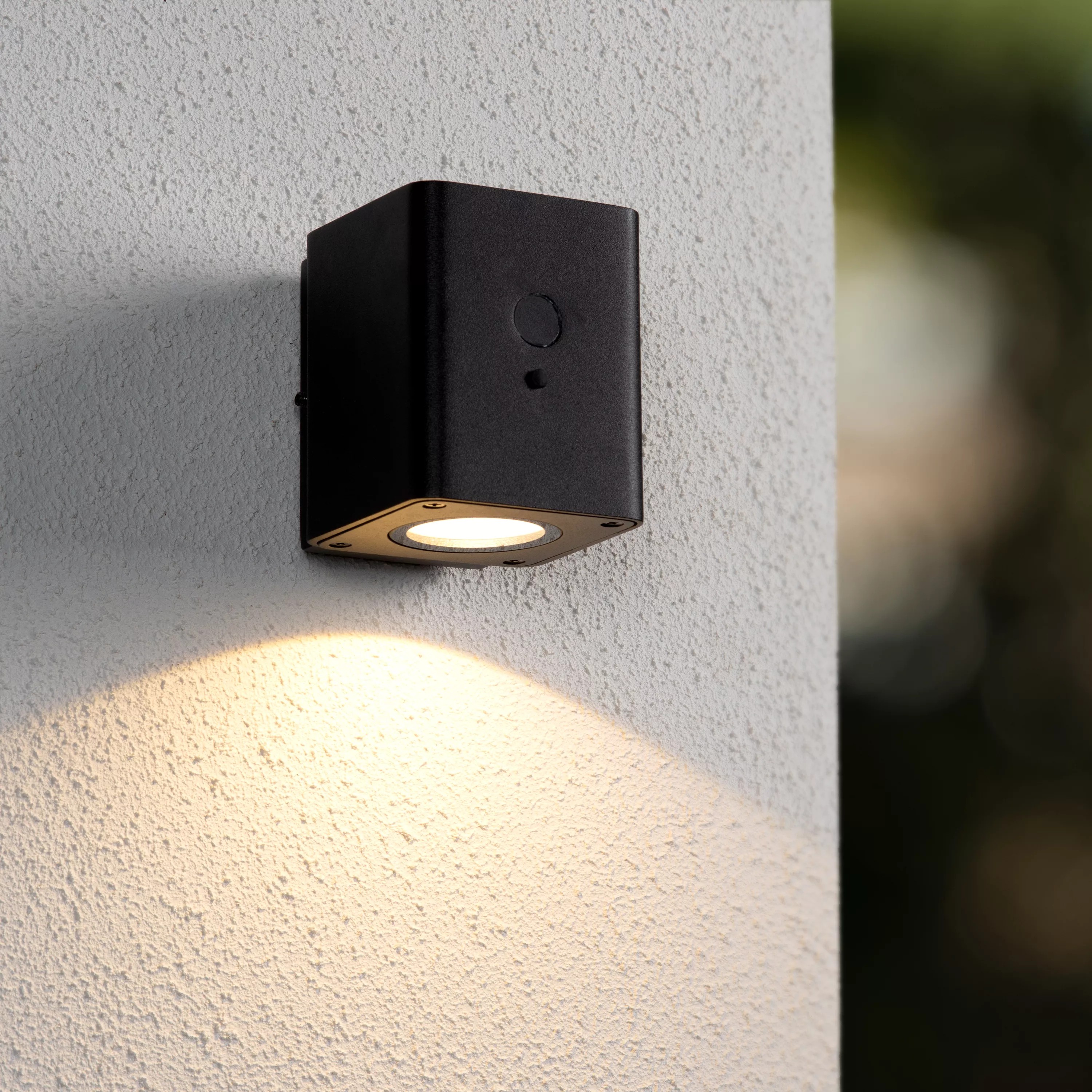 Lucide Ramin - Applique d"extérieur avec capteur solaire jour/nuit - 12,2 x 8,8 x 10,5 cm - 1W dimmable LED inclus - IP54 - noir