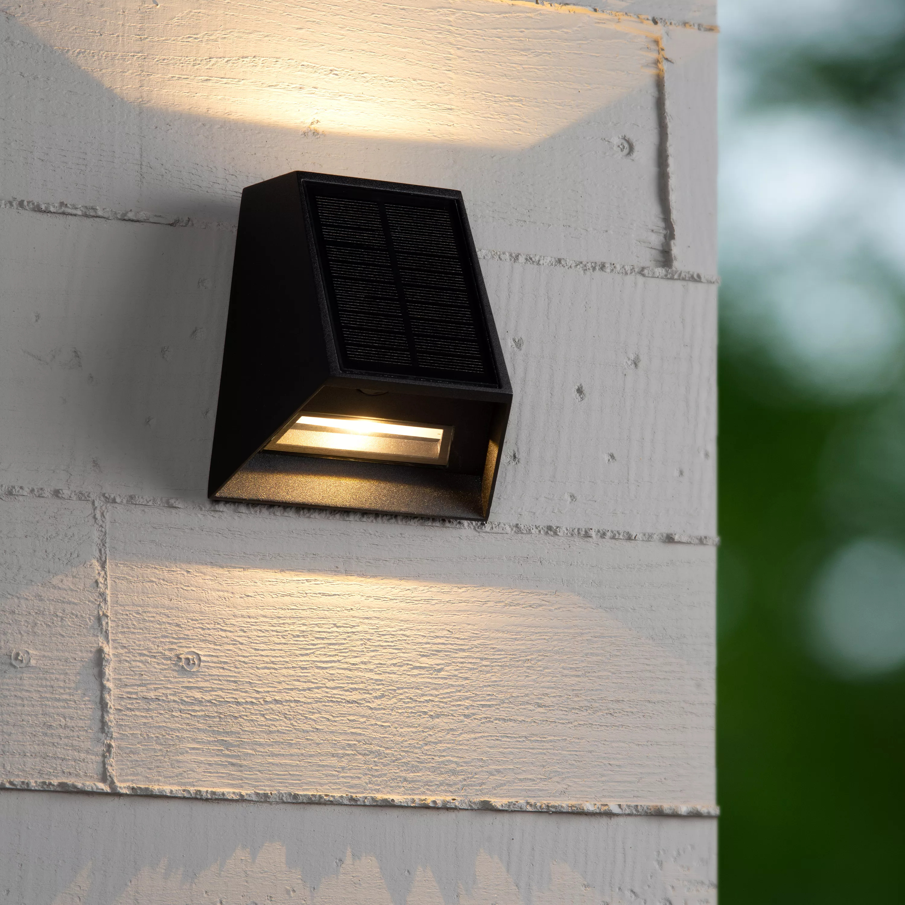 Lucide Luton - Applique d"extérieur avec capteur solaire jour/nuit - ,4 x 13,4 cm - 1W LED dimmable inclus - IP54 - noir