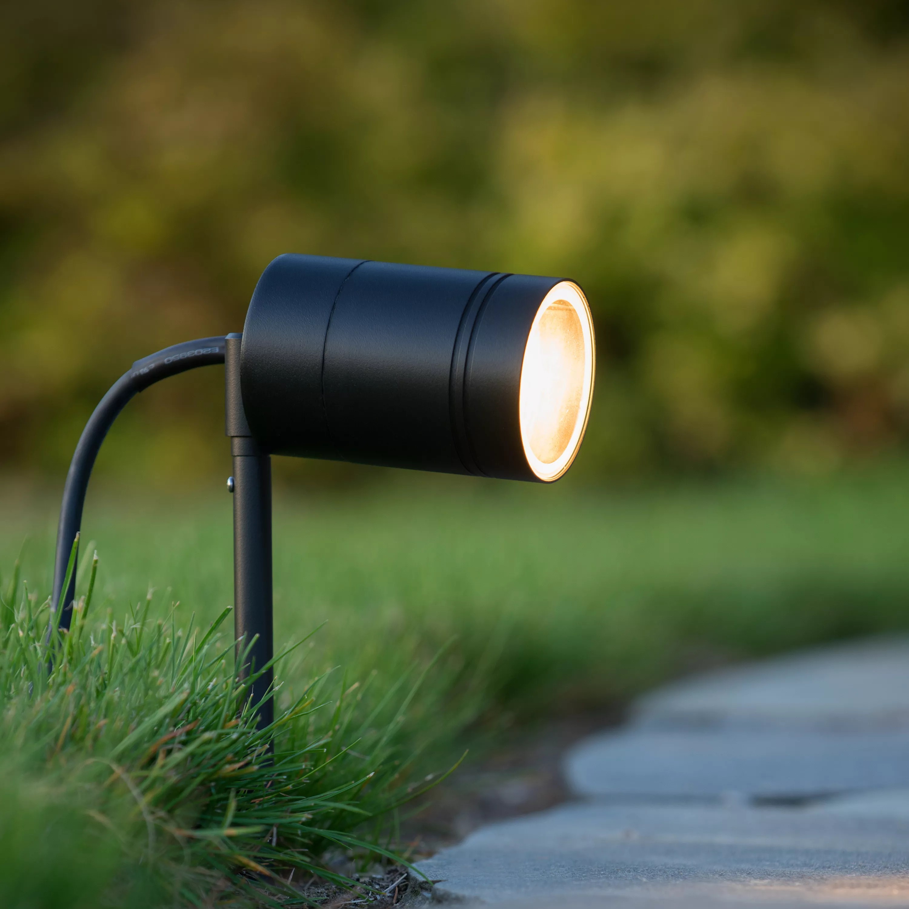 Lucide Arne - spot de sol sur piquet - Ø 6,3 x - 5W LED inclus - IP44 - noir