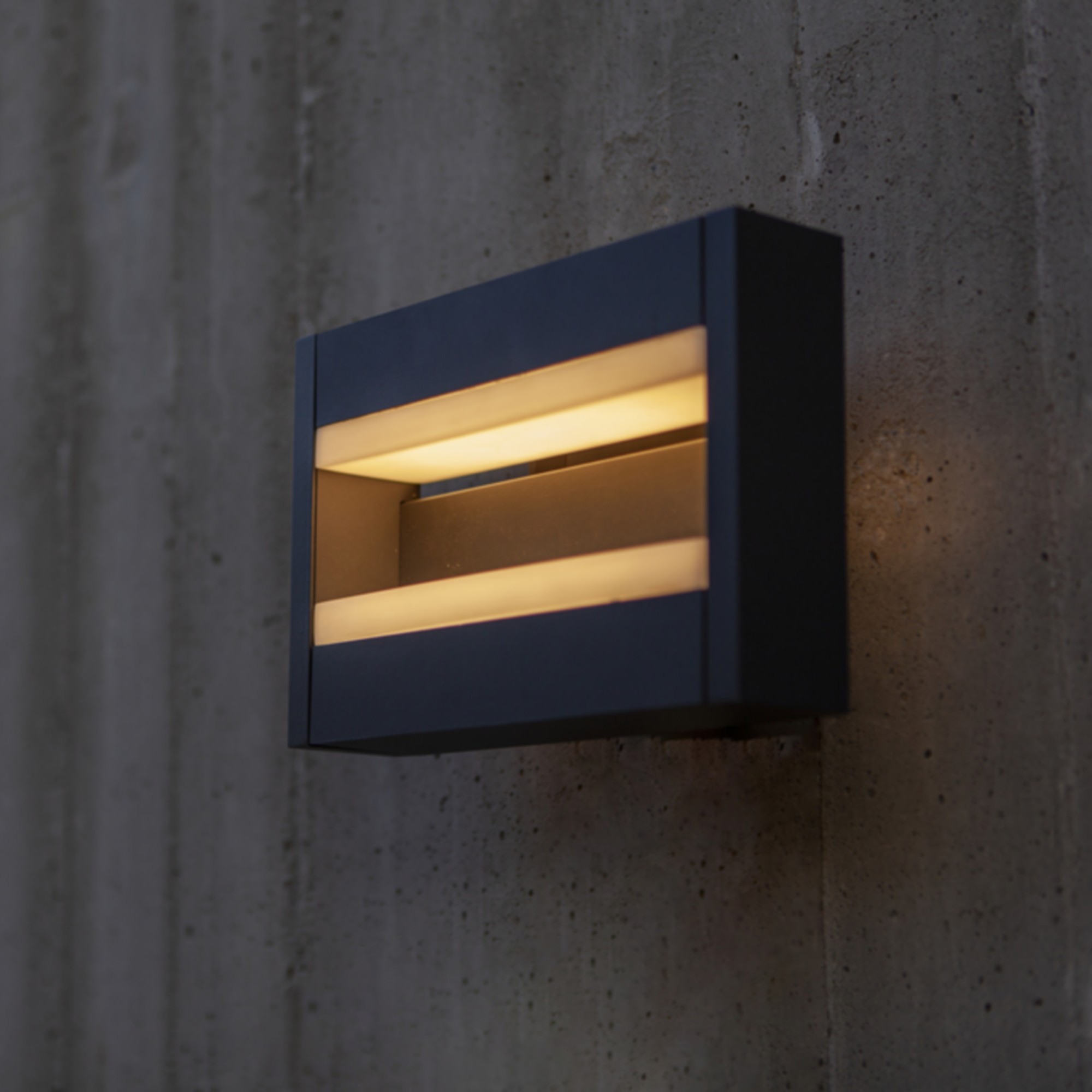 Lutec Conroy - Applique d"extérieur - 22,5 x 15,5 x 9,7 cm - 17,8W LED inclus - IP44 - anthracite