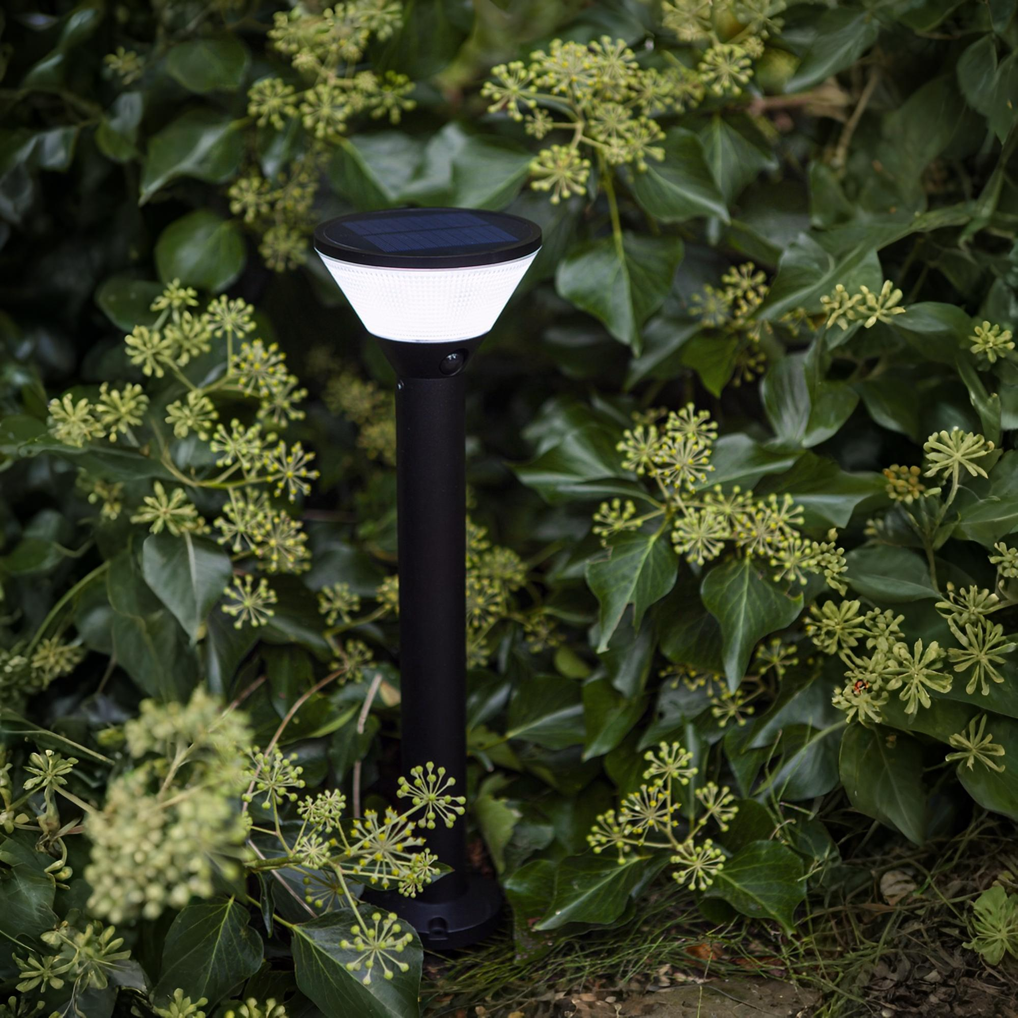 Lutec Karlo - spot solaire sur piquet avec détecteur de mouvement - éclairage intelligent - Lutec Connect - Ø cm - 6,8W LED inclus - IP44 - noir