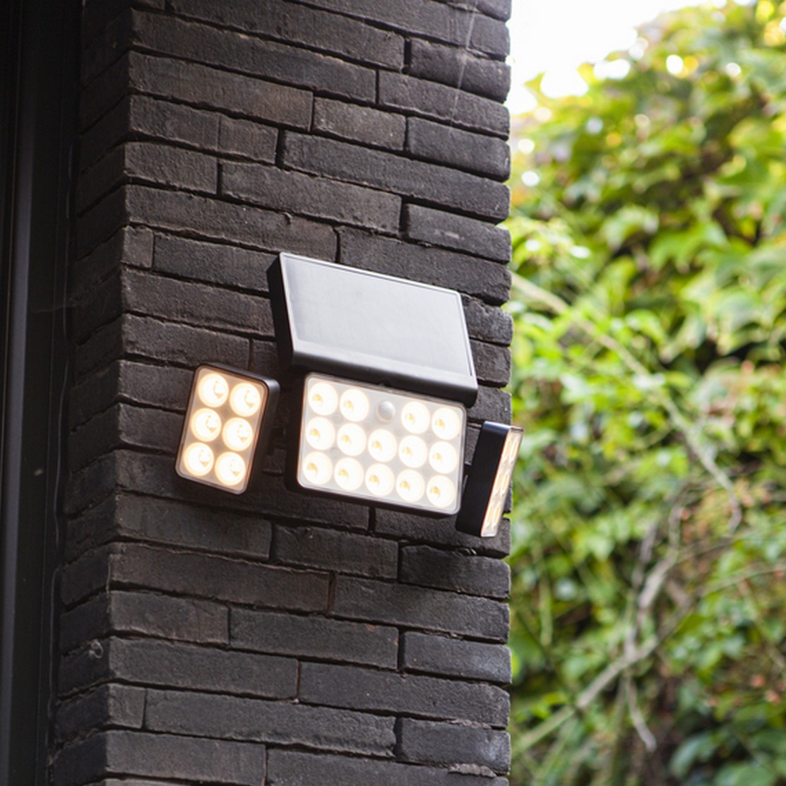 Lutec Tuda - applique solaire extérieure avec détecteur de mouvement - éclairage intelligent - Lutec Connect - 32,1 x 11,7 x 20,9 cm - 13W LED inclus - IP44 - noir