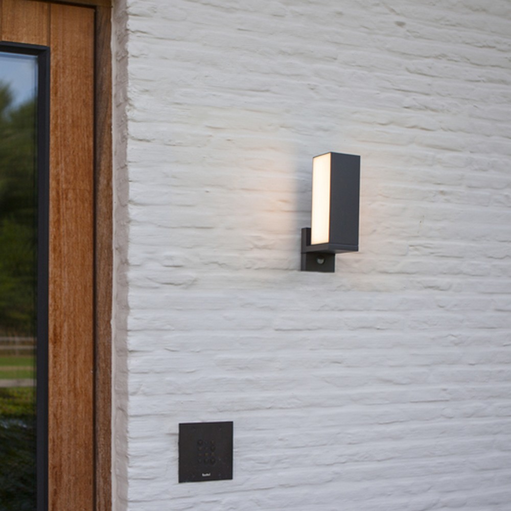 Lutec Cuba - Applique d"extérieur avec détecteur - 9,3 x 30,8 x 14,6 cm -14W LED inclus - IP54 - gris foncé