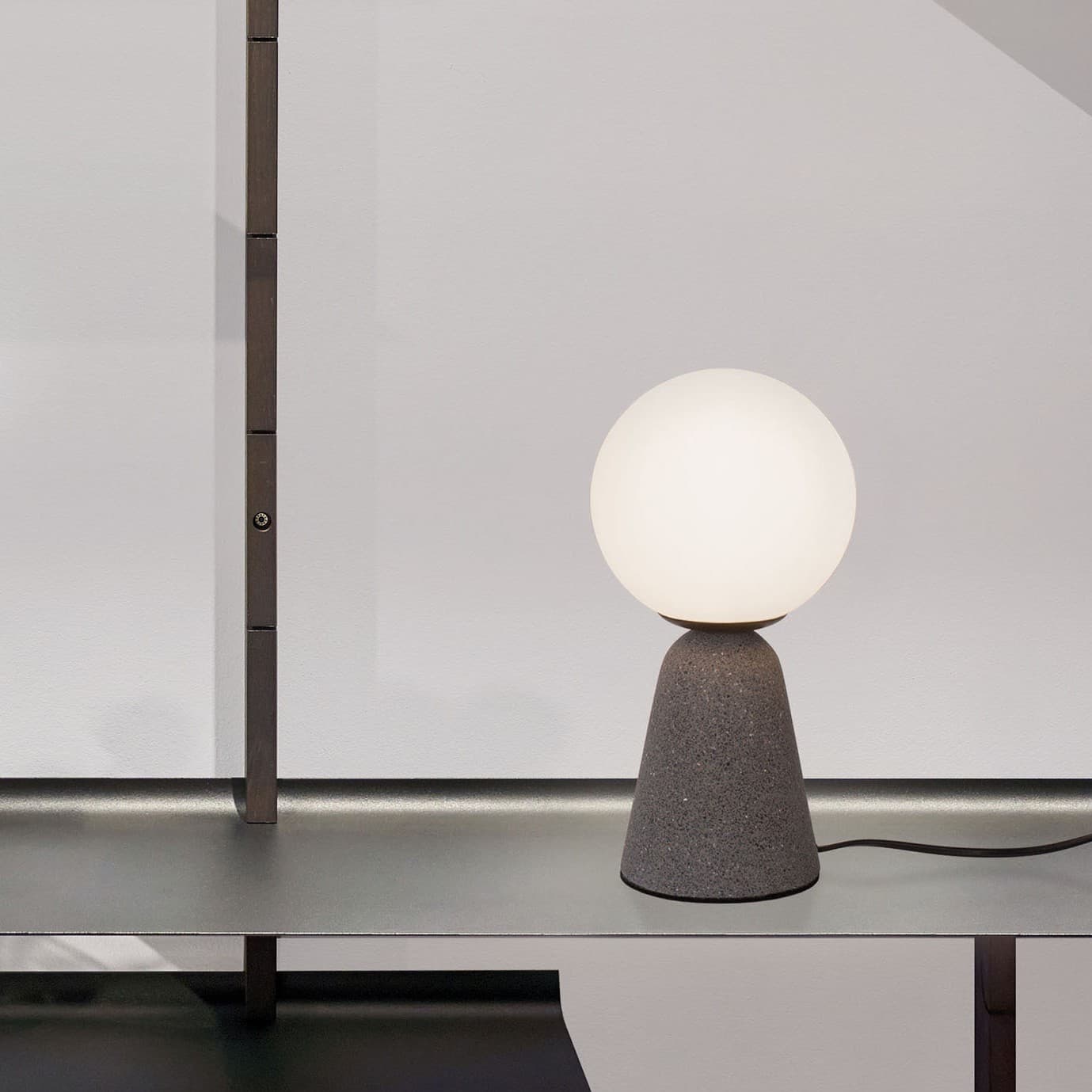 Nova Luce Zero - lampe à poser - Ø cm - gris et opale
