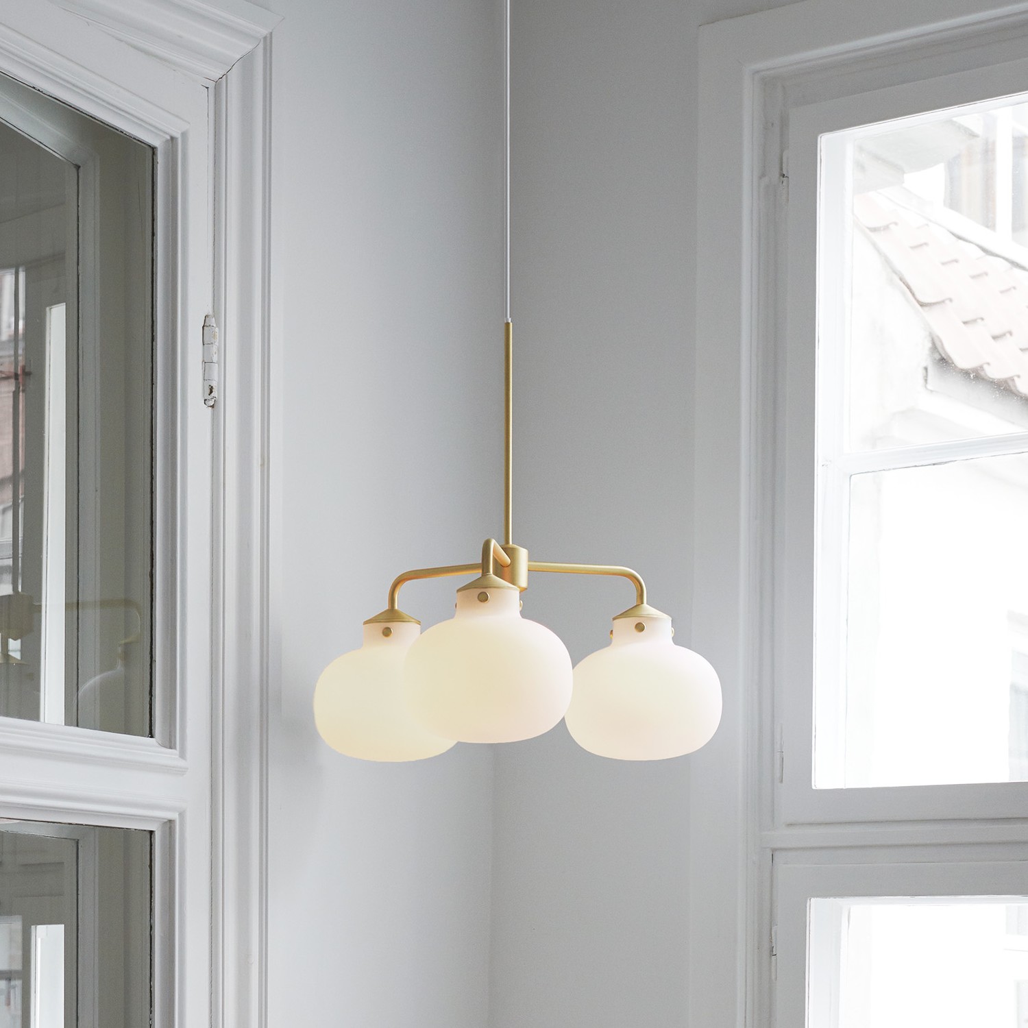 Design for the People Raito 3-Arm - lampe suspendue - Ø ,4 cm - blanc et laiton