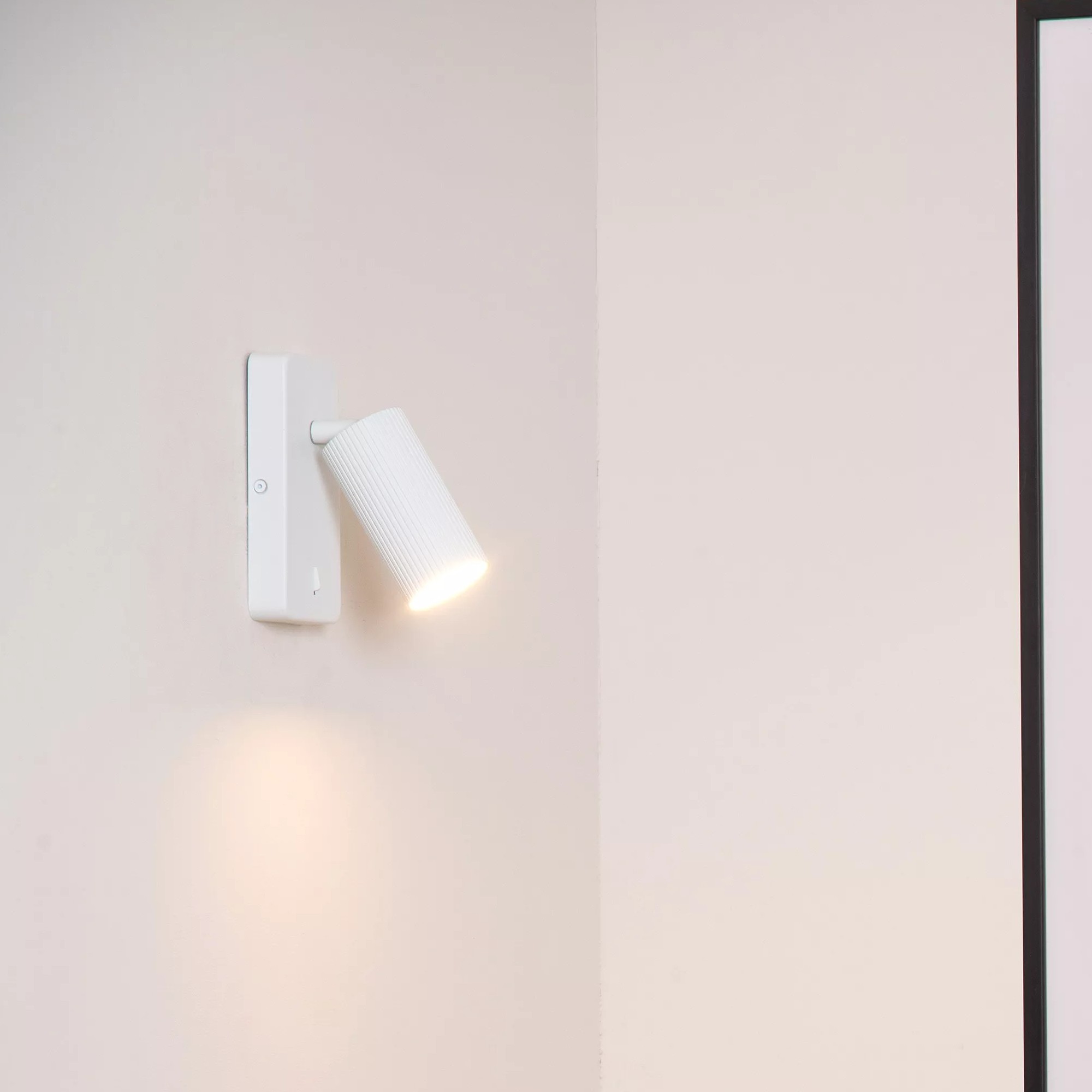 Lucide Clubs - spot mural - ,9 x - blanc