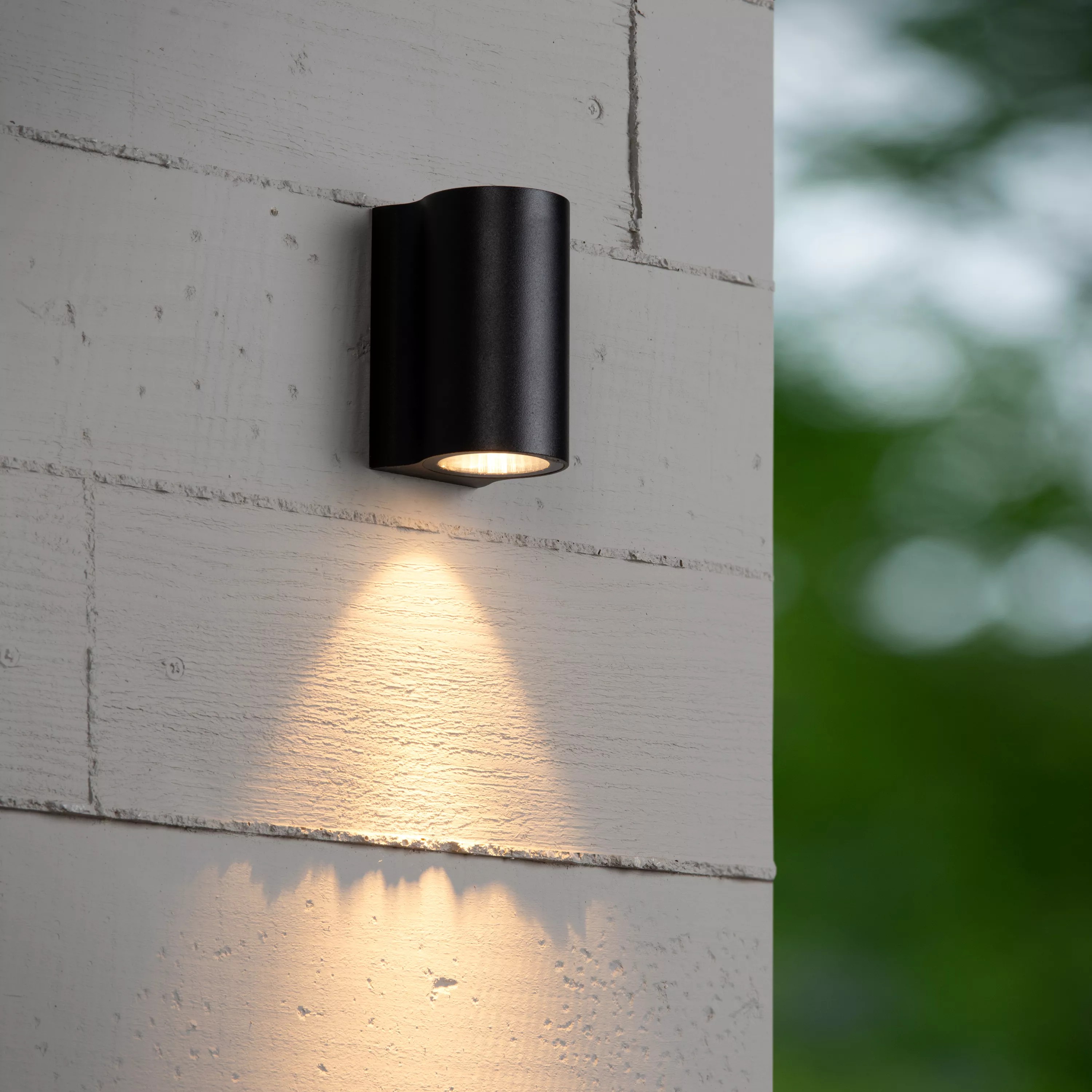 Lucide Akra - applique murale extérieure - 5,5 x 6,5 x - 8W LED inclus - IP54 - noir