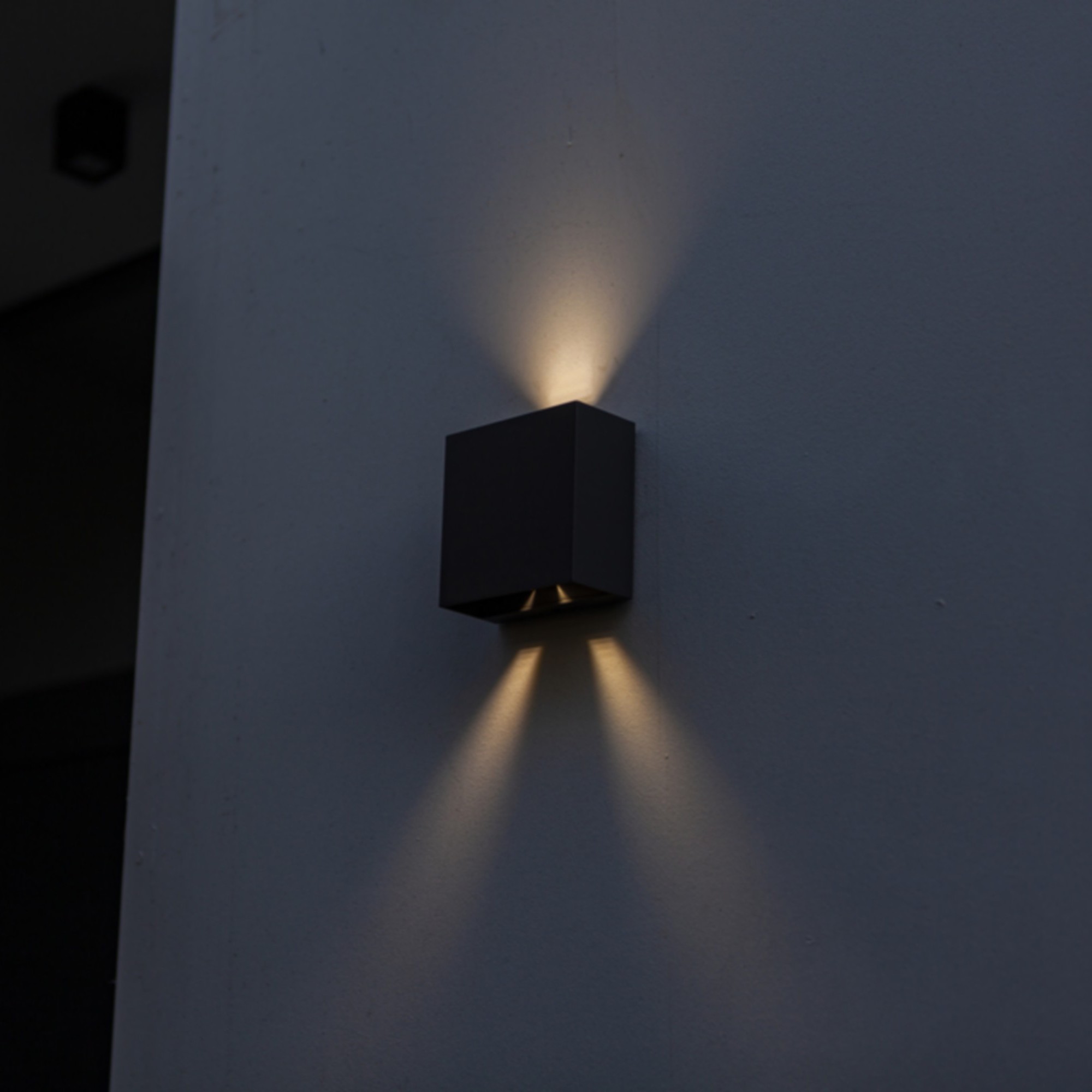 Lutec Gemini Beams - x 5.4 cm - 7,5W inclus - IP54 - noir - blanc chaud