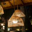 New Garden Bossa - lampe suspendue d'extérieur avec source lumineuse rechargeable et télécommande -  Ø 35 x 300 cm - 9W LED inclus - IP54 - rotin