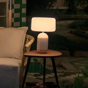 New Garden Phoebe 45 - lampe de table rechargeable à énergie solaire et à batterie avec télécommande - Ø 27,8 x 40,7 cm - RGB + blanc 5W LED inclus - IP65 - beige