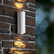 Lucide Akra - applique murale extérieure - 5,5 x 6,5 x 20 cm - 2 x 6W LED inclus - IP54 - blanc