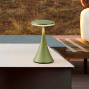 Nova Luce Elbo - lampe de table rechargeable pour extérieur - Ø 9 x 17 cm - 2W dimmable LED inclus - IP54 - vert olive