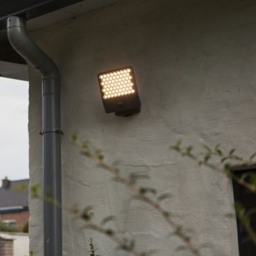Lutec Atlantis - projecteur avec détecteur - 22,2 x 20,1 x 12,4 cm - 23,5W LED incluse - 3000K - IP54 - gris foncé