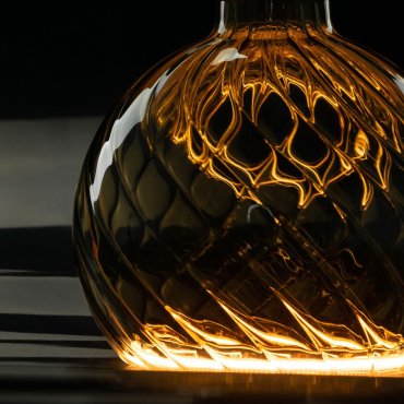 Segula Ampoule LED - Floating Line Twisted - Ø 20 x 23 cm - E27 - 6W dimmable - 1900K - fumé