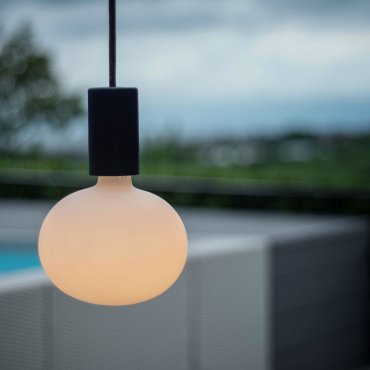 Creative Cables Eiva - suspension extérieure avec fixation plafond en silicone - Ø 12,5 x 164,5 cm - IP65 - noir