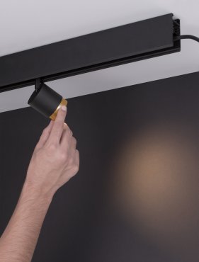 Nova Luce Ultra Slim - spot sur rail - faisceau réglable de 15 à 36 degrés - Ø 4,5 cm - 5W DALI dimmable LED inclus - noir et or