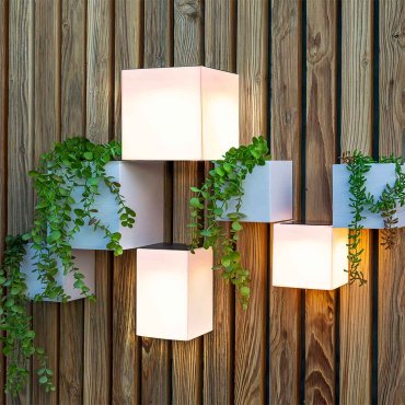 New Garden Wally - applique solaire avec télécommande - 12 x 12 x 12 cm - 5W LED inclus - IP65 - blanc - couleur de lumière blanc chaud