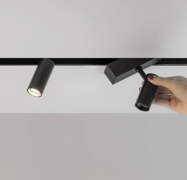 Faro Neso Hole - spot pour rail magnétique avec Casambi - Ø 3,5 x 10 x 8 cm - 5W LED blanc chaud (2700K) inclus - 40° faisceau - noir