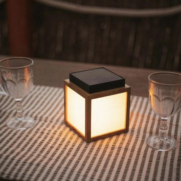 New Garden Vega - lampe de table rechargeable à énergie solaire avec télécommande - 12 x 12 x 14 cm - LED 3W incl. - IP44 - bambou