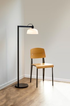 Faro Tatawin - lampadaire - 30 x 47,4 x 148 cm - noir et verre laiteux