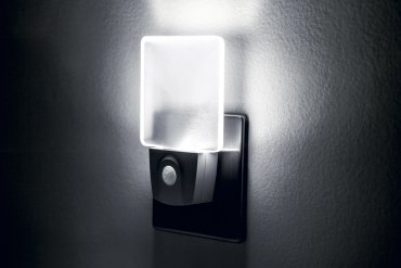 Veilleuse à led intégrée - veilleuse - 11,4 x 6,5 x 7,6 cm - avec capteur jour et nuit + détecteur de mouvement - blanc et transparent