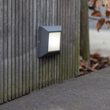 Lutec Helena - applique d'extérieur - 10,1 x 10,1 x 3,2 cm - 4,5W LED inclus - IP54 - noir
