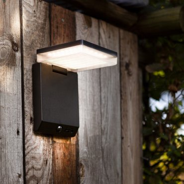Lutec Moze - Applique solaire extérieure avec détecteur de mouvement - 19 x 14 x 15 cm - 8W LED inclus - IP44 - noir
