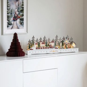 Éclairage de Noël Konstsmide - village en bois avec Père Noël à piles - 78 x 25 x 9 cm - blanc