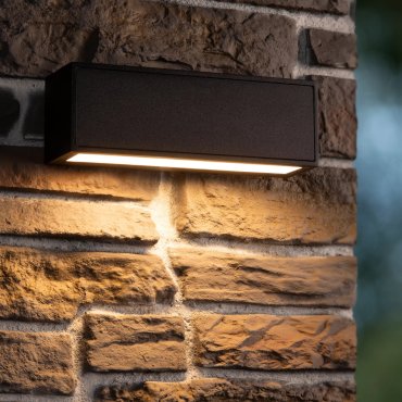 Lucide Sutton - Applique d'extérieur avec capteur solaire jour/nuit - 25,8 x 8,6 x 8,6 cm - 2W dimmable LED inclus - IP54 - noir