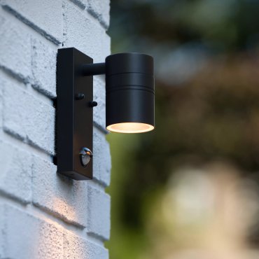 Lucide Arne 1 - Applique d'extérieur avec détecteur de mouvement - 6,3 x 12 x 16,3 cm - 5W LED inclus - IP44 - noir
