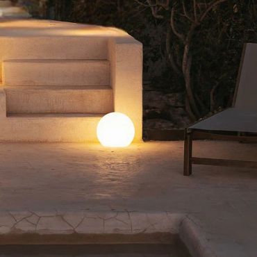 New Garden Buly 20 - lampe de table solaire - Ø 20 x 14,5 x 17 cm - 1W RGB LED inclus - IP68 - blanc