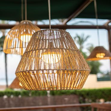 New Garden Sisine - lampe suspendue d'extérieur avec source lumineuse rechargeable et télécommande - Ø 40 x 300 cm - 9W LED inclus - IP54 - rotin