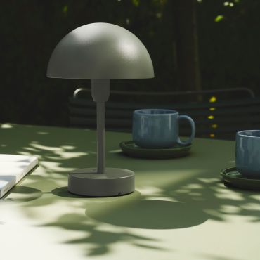 Nordlux Ellen To-Go - lampe de table extérieure sans fil avec station de charge - Ø 16 x 25 cm - 3 niveaux de gradation - 2,8W LED inclus - IP44 - vert olive
