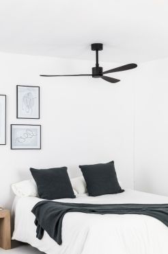Faro Amelia - ventilateur de plafond - Ø 132 x 26 cm - 6 vitesses - inclus télécommande avec minuterie - noir